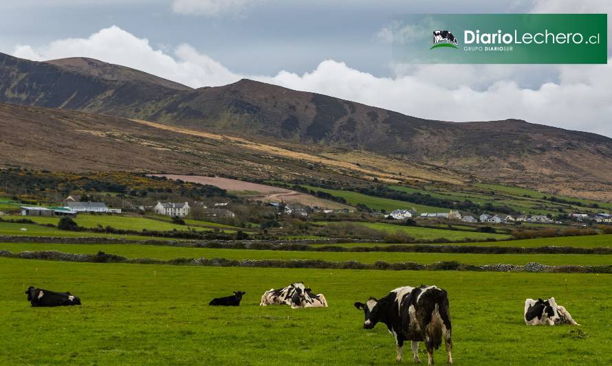 Producción de leche europea rompe tendencia a la baja en marzo