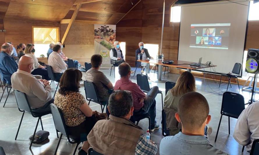 Agricultores dialogan con constituyentes sobre propiedad privada, derecho a emprender y certezas jurídicas para el rubro agrícola