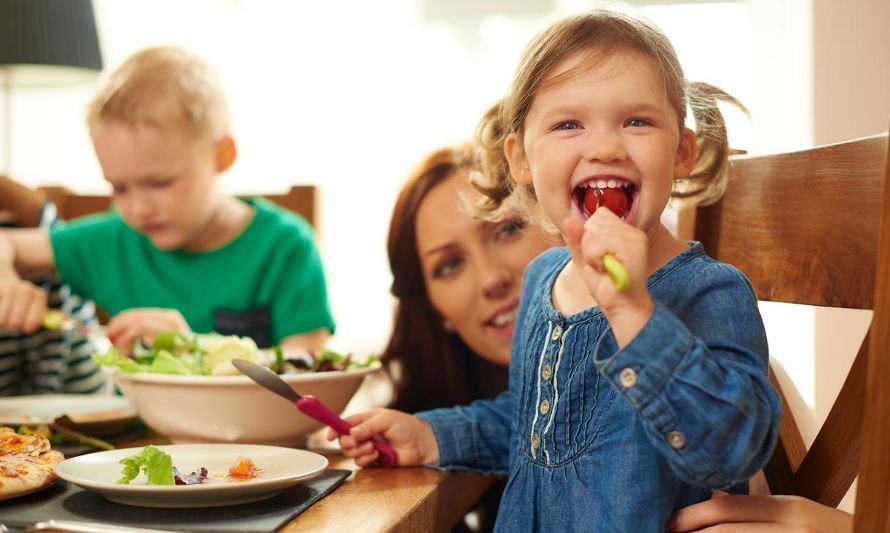 El 90% de los padres, madres y cuidadores tiene dificultades para preparar comidas saludables