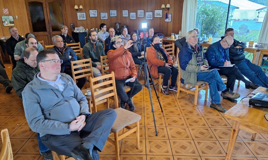 Productores y profesionales del sector participan activamente en ciclo de charlas de Fedeleche