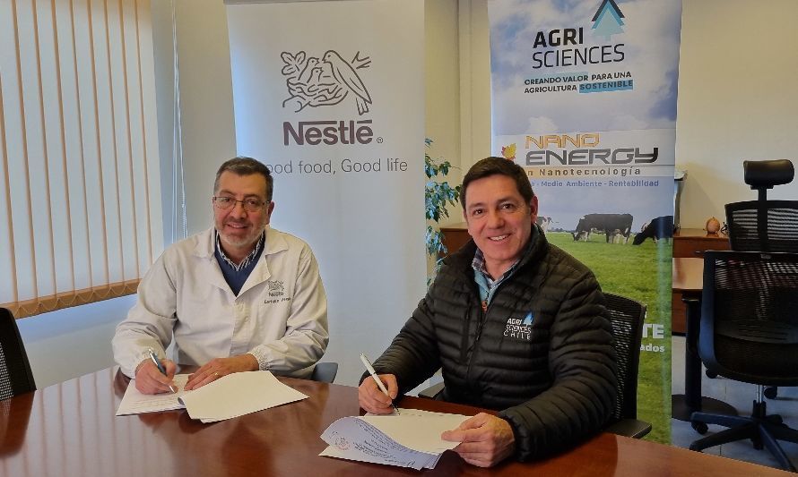 Enrique Vega, Gerente de Política Agropecuaria de Nestlé Chile y Mauricio González, Gerente Comercial de Agri Sciences.