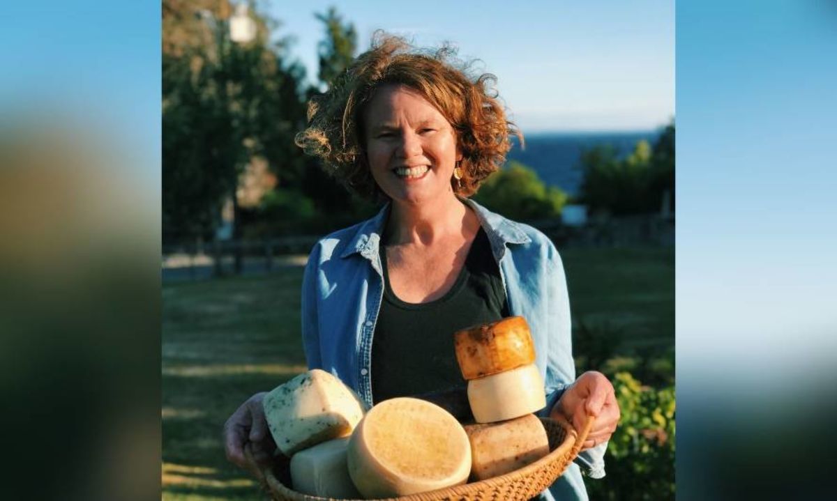 Paulina Retamal Schmidt, la productora de queso de cabras que pastorean libres frente al lago Llanquihue 