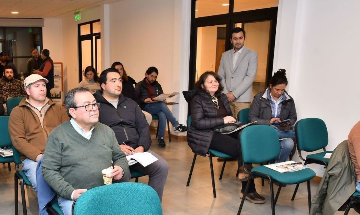 Profesionales participan en seminario de nutrición en pre parto