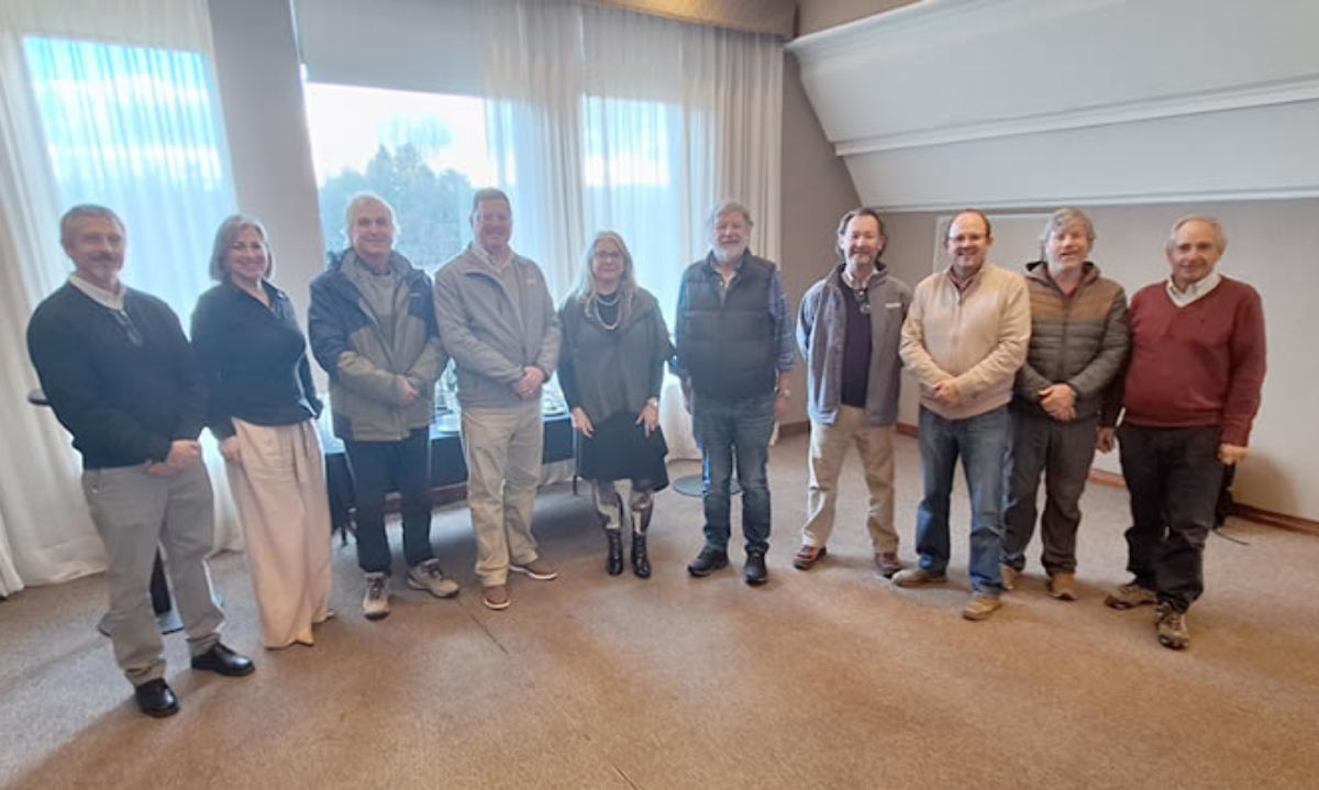 Productores de leche se reúnen en Valdivia para avanzar en los desafíos del sector