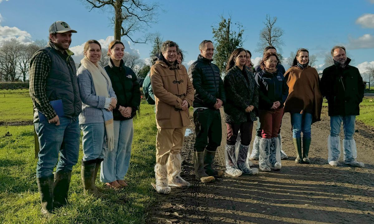 Subsecretaria de Agricultura visita predio lechero con sello "Chile Origen Consciente"