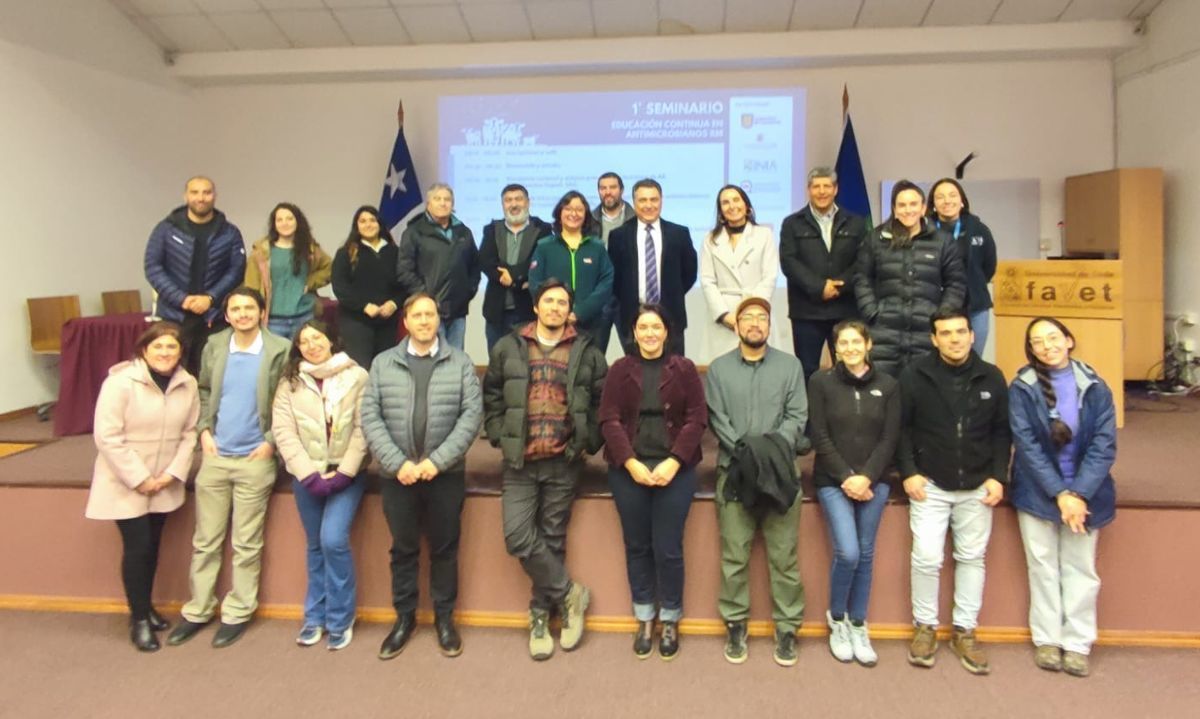 Médicos veterinarios participan en jornada de actualización en uso prudente de antimicrobianos
