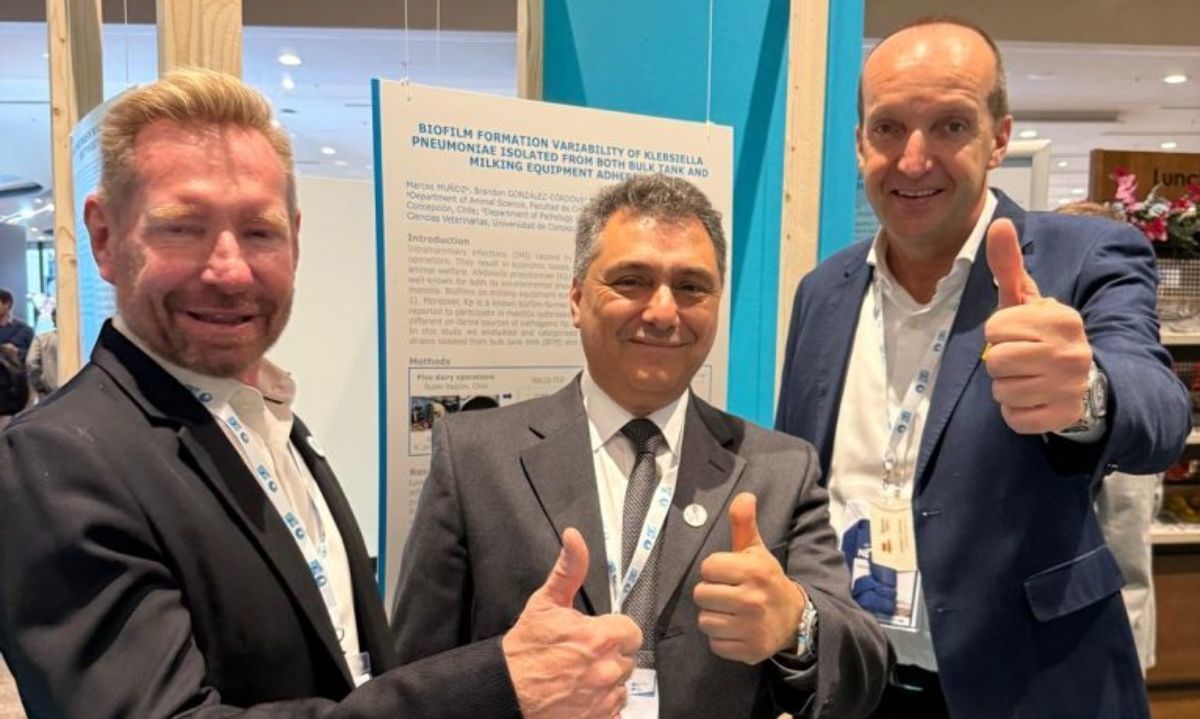 Investigación chilena en biopelículas logra primer premio en Cumbre Mundial de la Leche de París